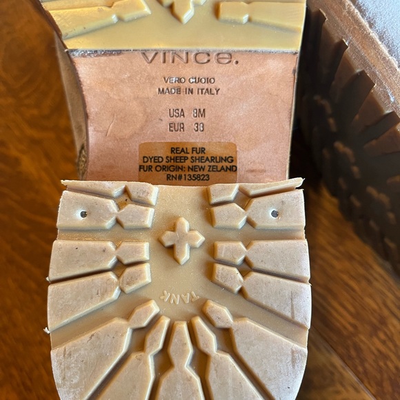 Vince Cabria taupe grey suede ankle boot size 8, box and bag included - Picture 9 of 13